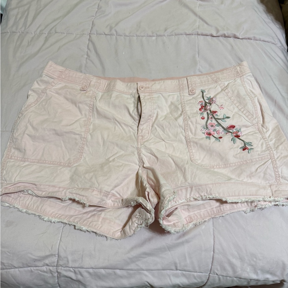 Lane Bryant Light Pink Embroidered Cargo Shorts